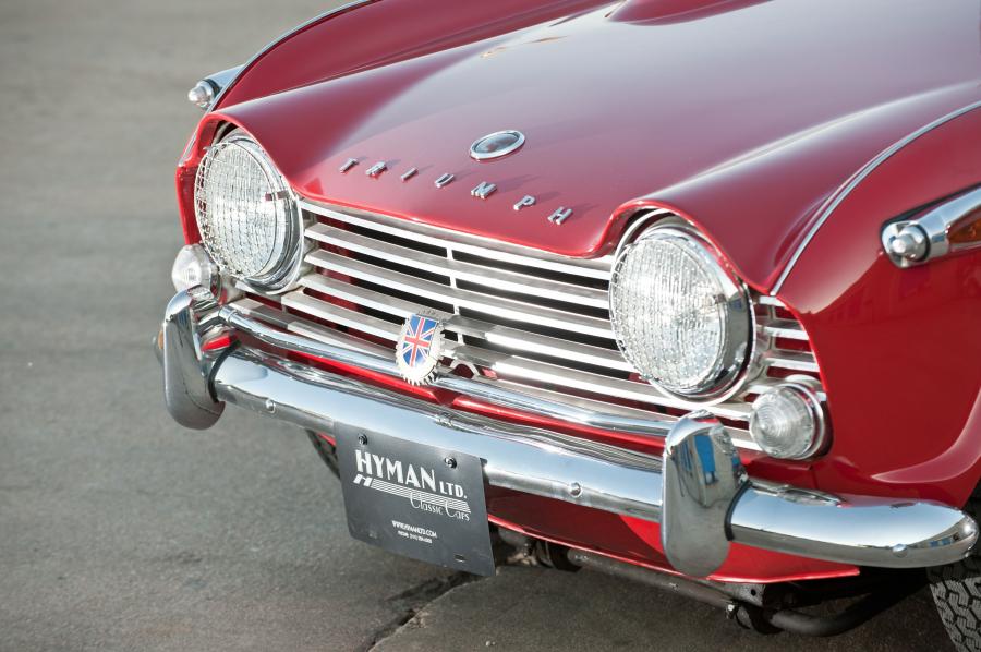 Детали экстерьера Triumph TR4A 1965 года  (фото 11 из 18)